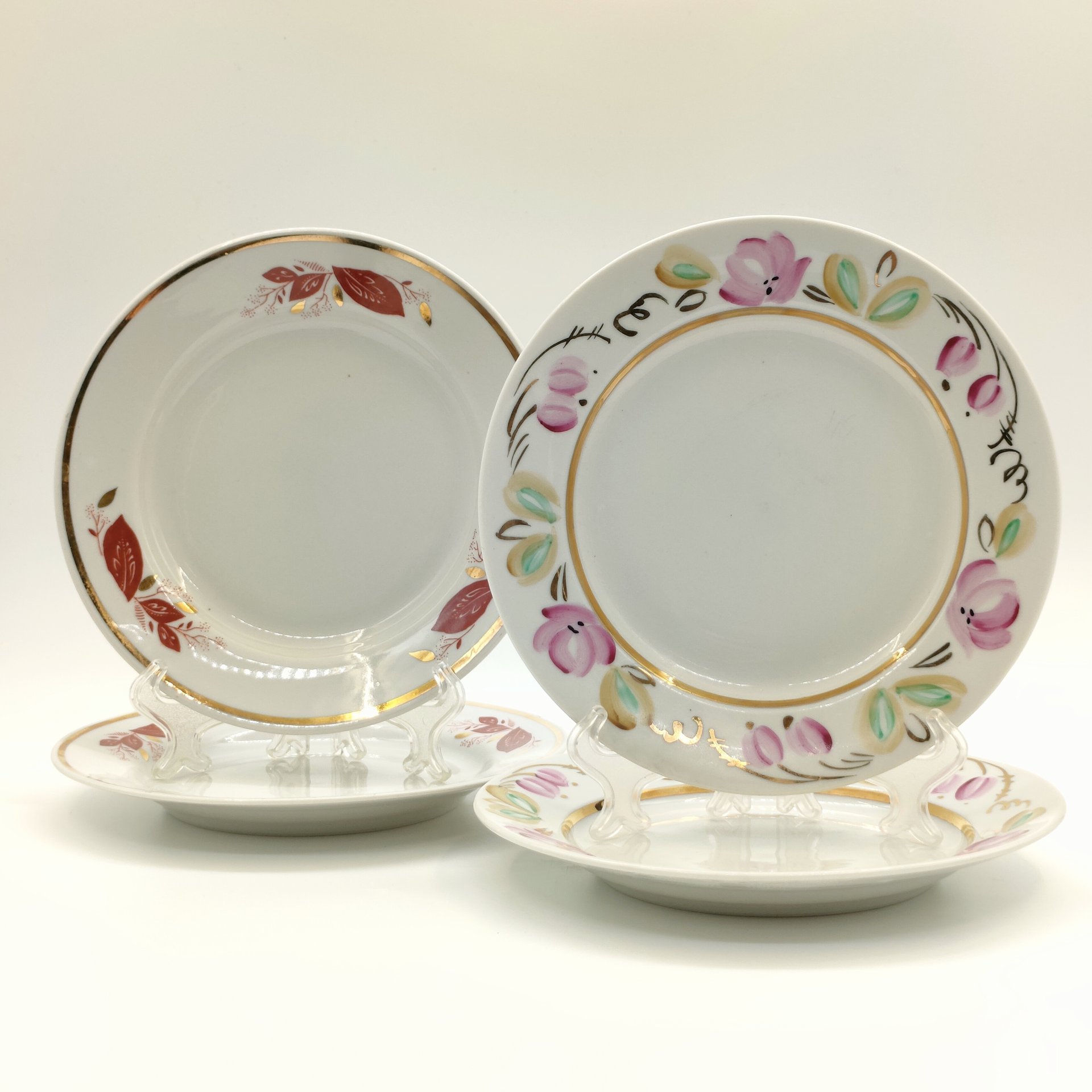 Набор из 4-х десертных тарелок с растительным декором (в подборе), фарфор, роспись, деколь, золочение, Дмитровский фарфоровый завод (ДФЗ Вербилки), СССР, 1965-1991 гг.