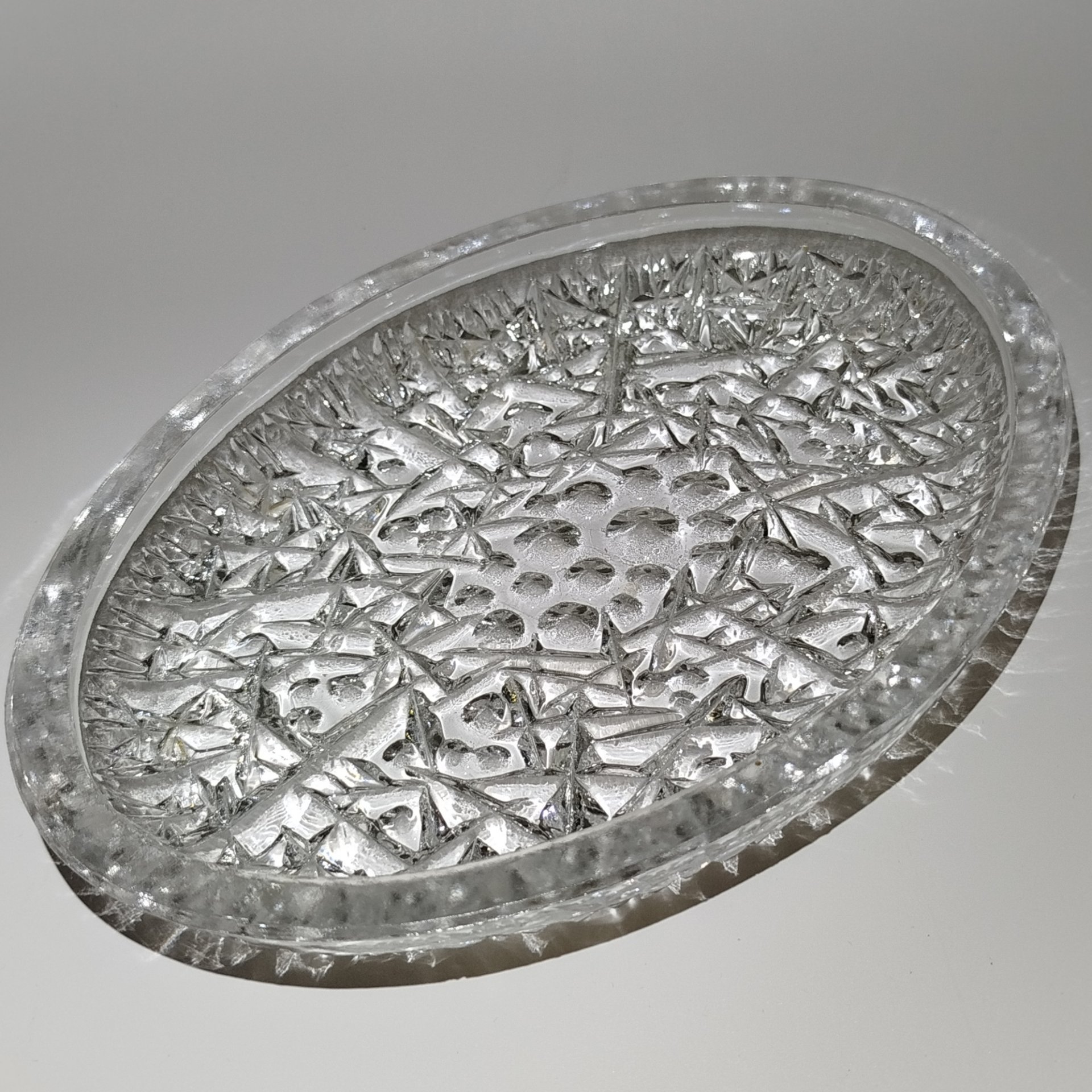 Блюдо овальной формы с рельефным декором, стекло, пресс, СССР, 1960-1990 гг.