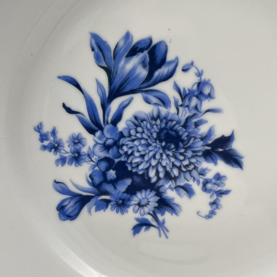 Набор из 6-ти десертных тарелок с декором в виде синих цветов, фарфор, деколь, золочение, Kahla, ГДР, 1968-1987 гг.