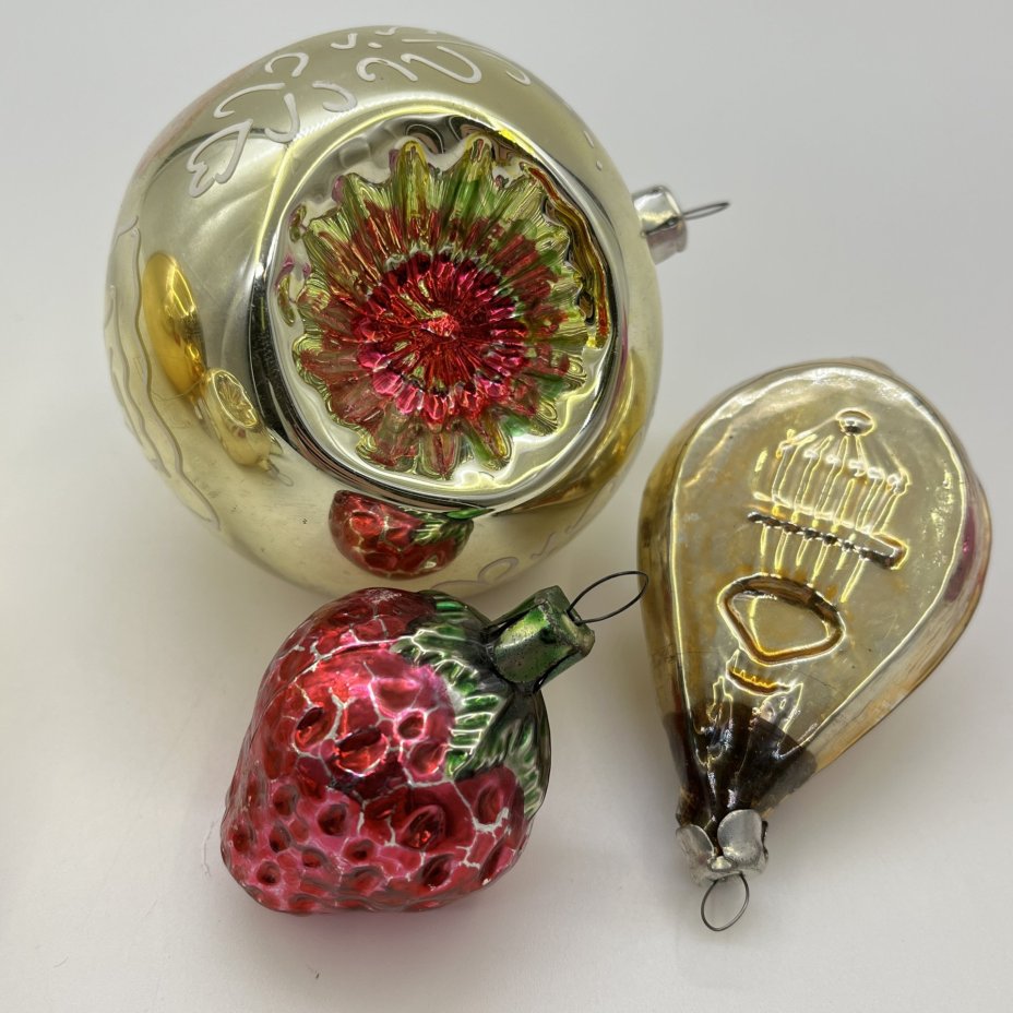 Набор ёлочных игрушек различных форм и расцветок (7 шт.)