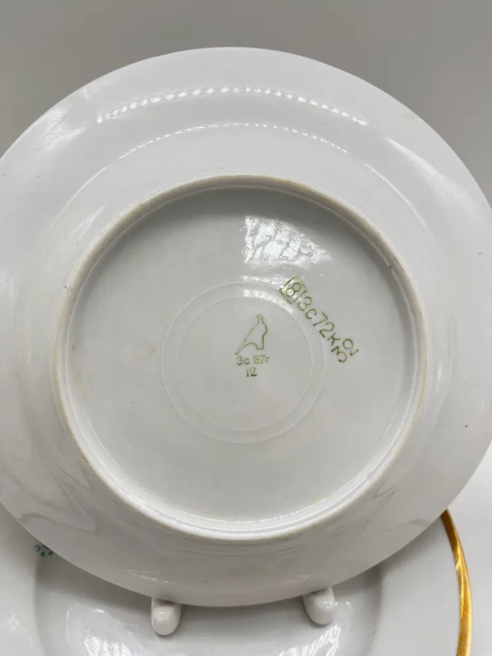 Тарелки обеденные с изображением поросят, фарфор, деколь, Дулевский фарфоровый завод (Дулёво), СССР, 1987 г.