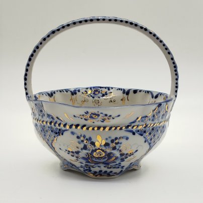 Конфетница в форме корзинки с цветочным декором, Гжель