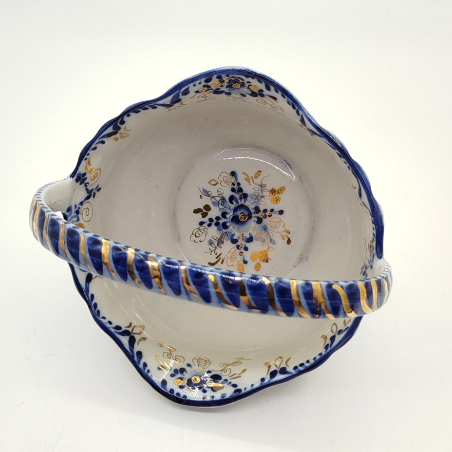 Конфетница в форме корзинки с цветочным декором, Гжель