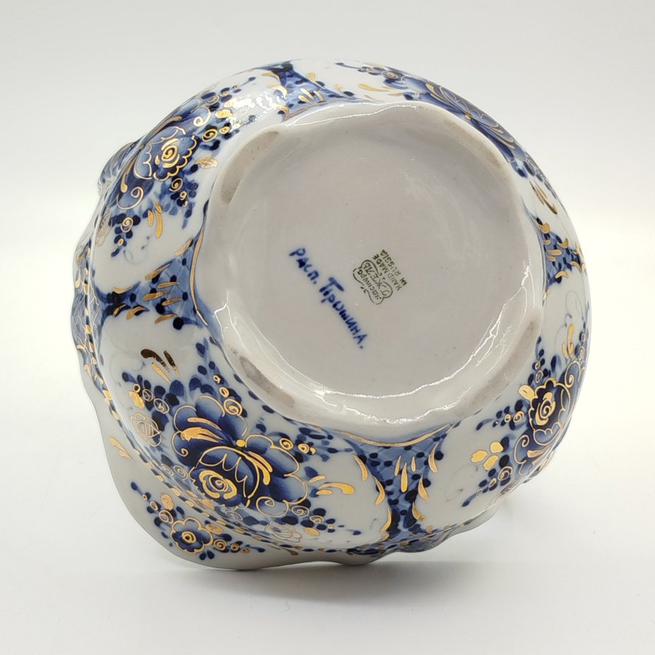 Конфетница в форме корзинки с цветочным декором, Гжель