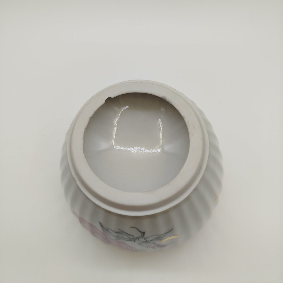 Сахарница с растительным декором, фарфор, деколь, золочение, Краснодарский фарфорово-фаянсовый завод «Чайка», СССР, 1960-1962 гг.