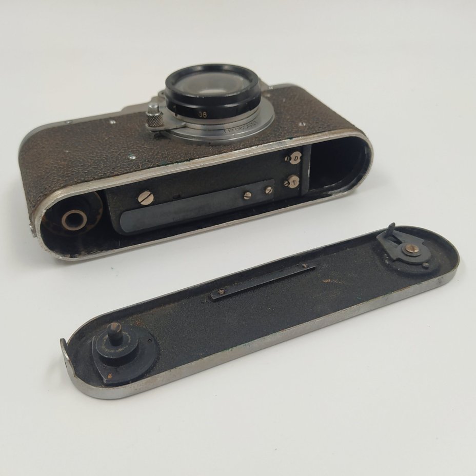 Фотоаппарат "ФЭД" в оригинальном кофре, металл, пластик, стекло, кожа, Харьковский машиностроительный завод им. Дзержинского (ФЭД), СССР, 1945-1955 гг.