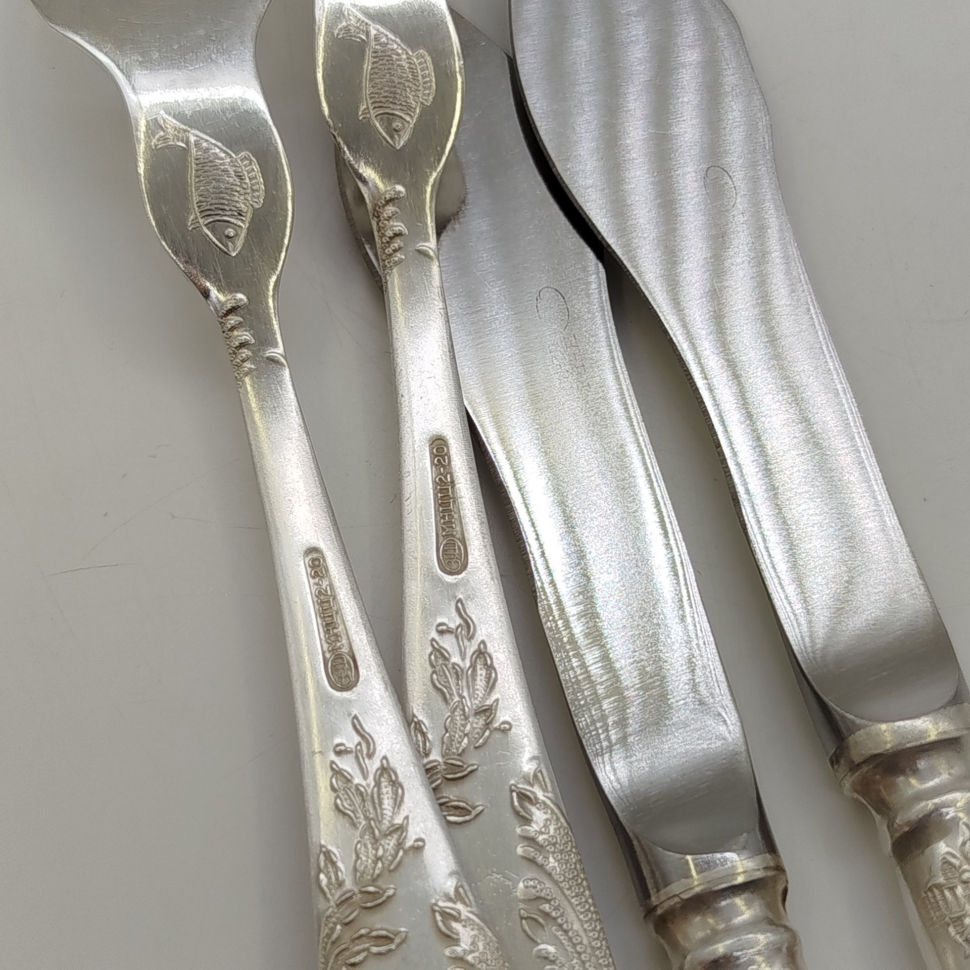 Набор столовых приборов для рыбы на 2 персоны (вилки и ножы)