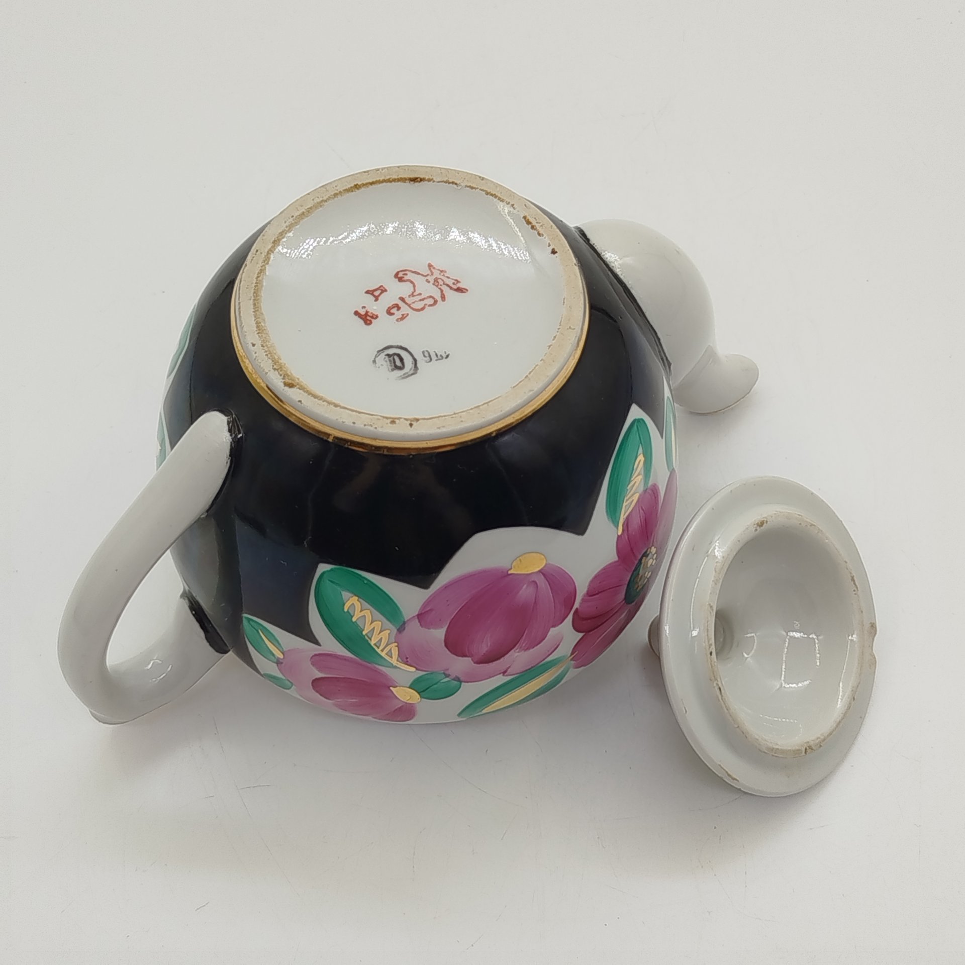 Чайник заварочный "Шиповник", автор росписи Анна Ивановна Правикова