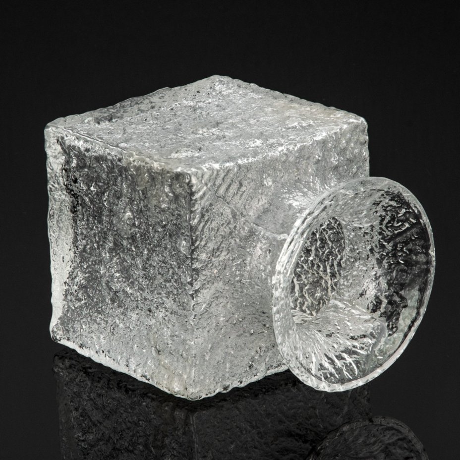 Ваза "Крокус", дизайнер Тимо Тапани Сарпанева (Timo Tapani Sarpaneva), Iittala