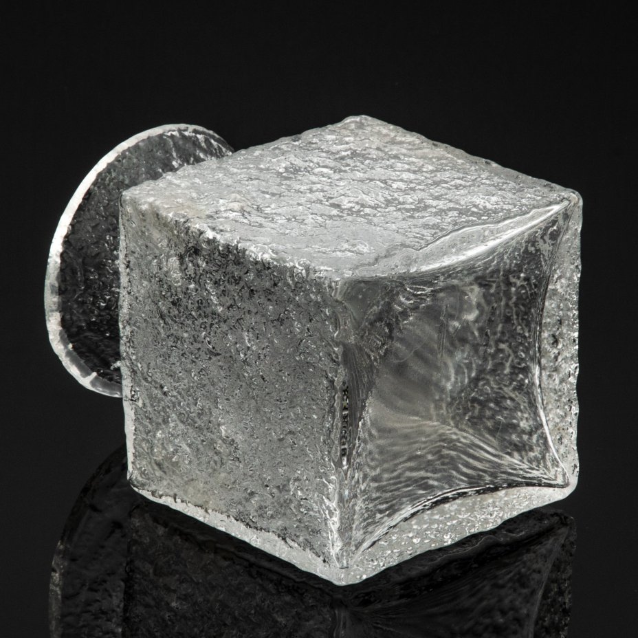 Ваза "Крокус", дизайнер Тимо Тапани Сарпанева (Timo Tapani Sarpaneva), Iittala
