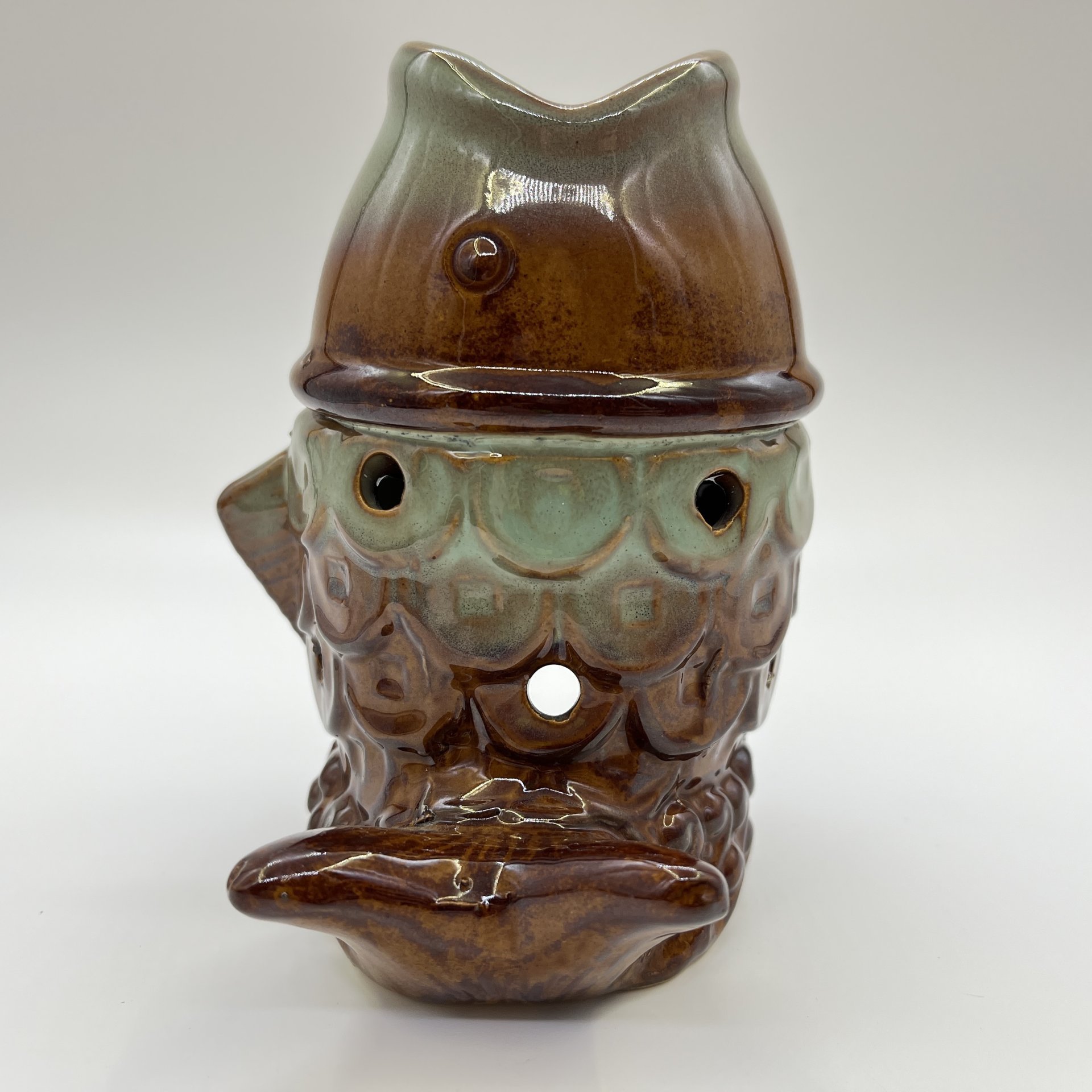 Подсвечник (ароматница) в виде рыбы, керамика, цветные поливы, Россия, 2000-2010 гг.