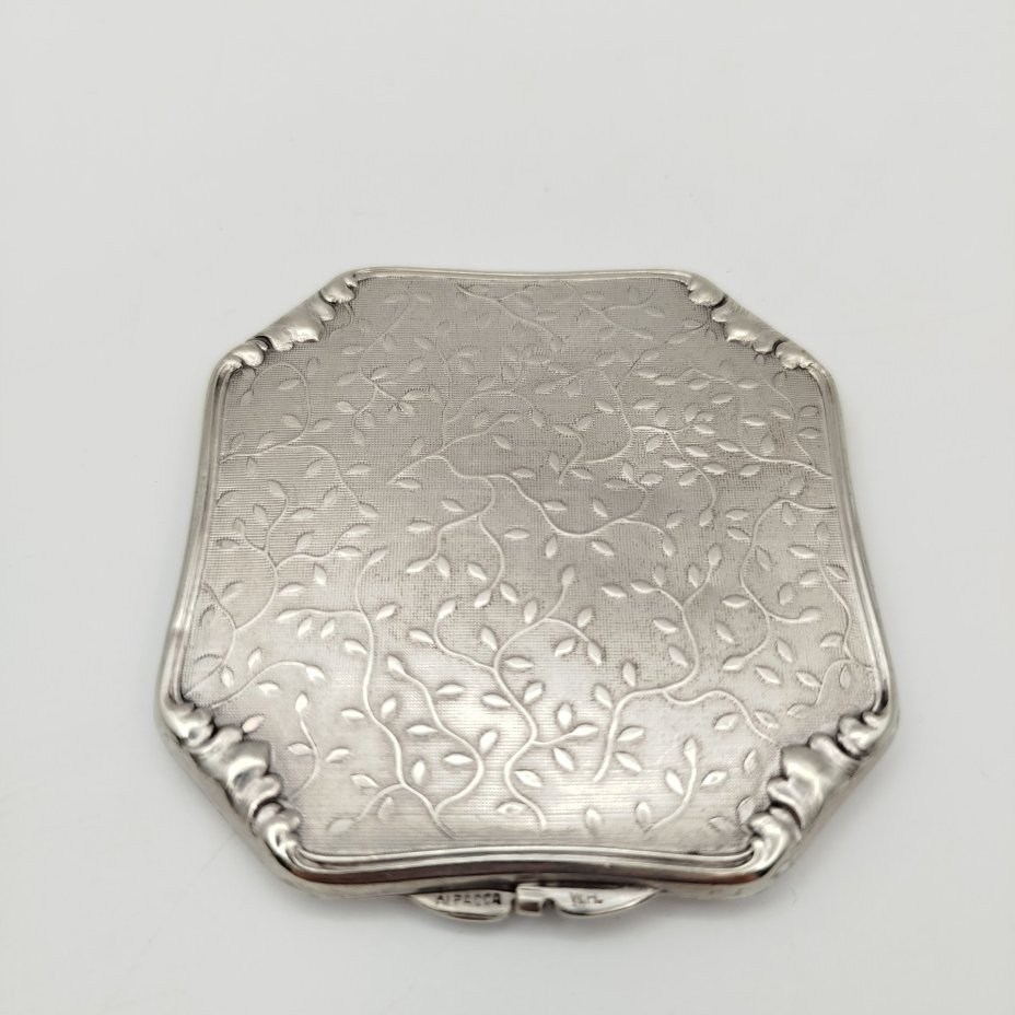 Пудреница, выполненная в стиле модерн, латунь, серебрение, Германия, 1900-1930 гг.