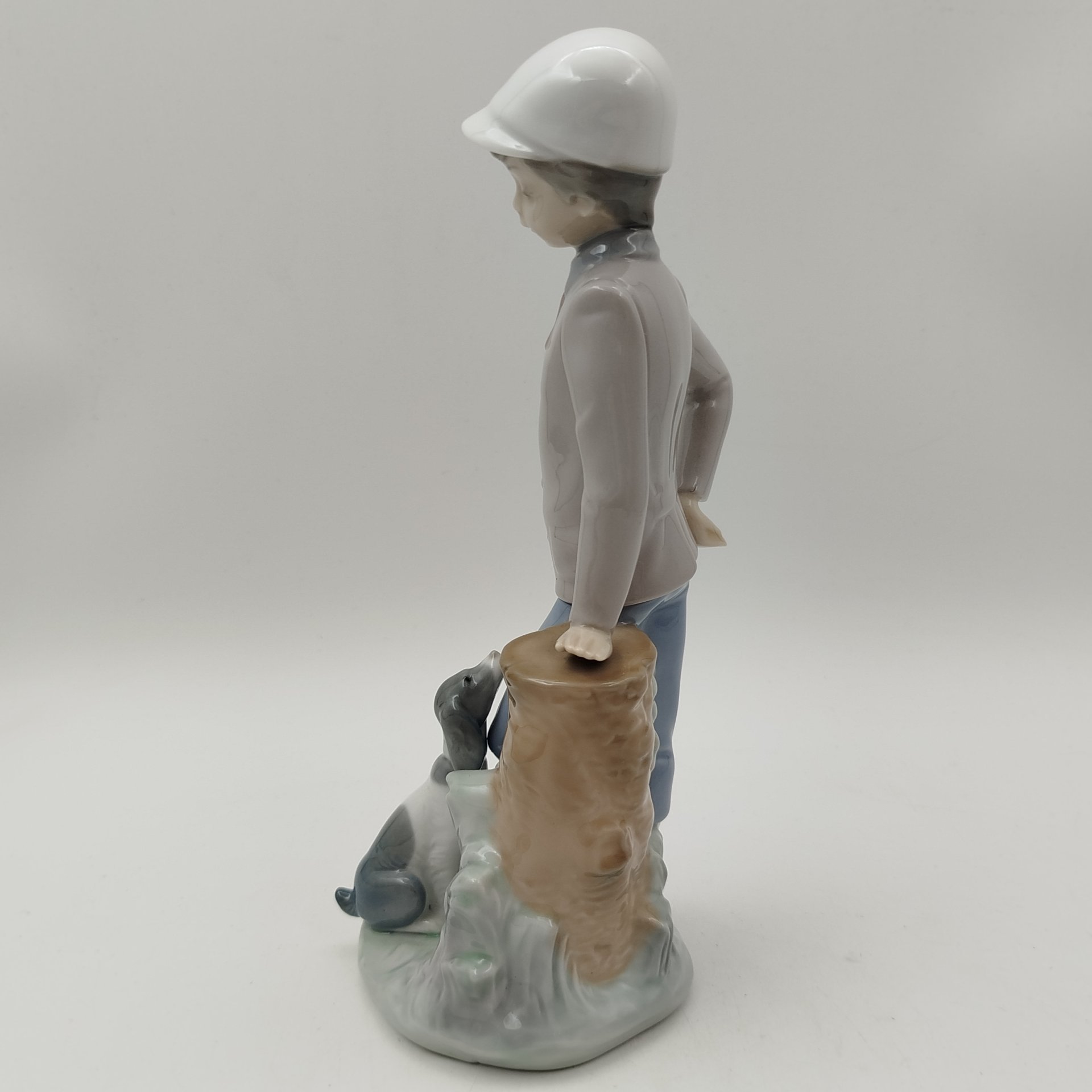 Статуэтка "Мальчик с собакой", фарфор, роспись, NAO Porcelain, Испания, 1983-2000 гг.