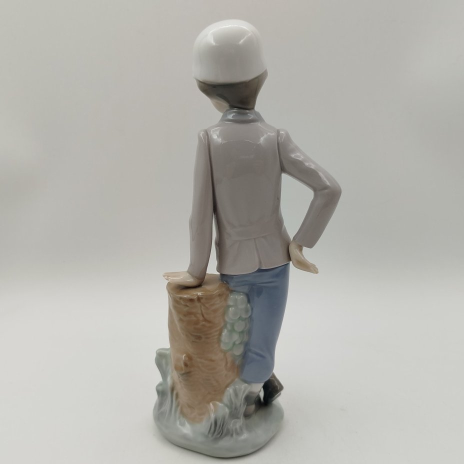 Статуэтка "Мальчик с собакой", фарфор, роспись, NAO Porcelain, Испания, 1983-2000 гг.
