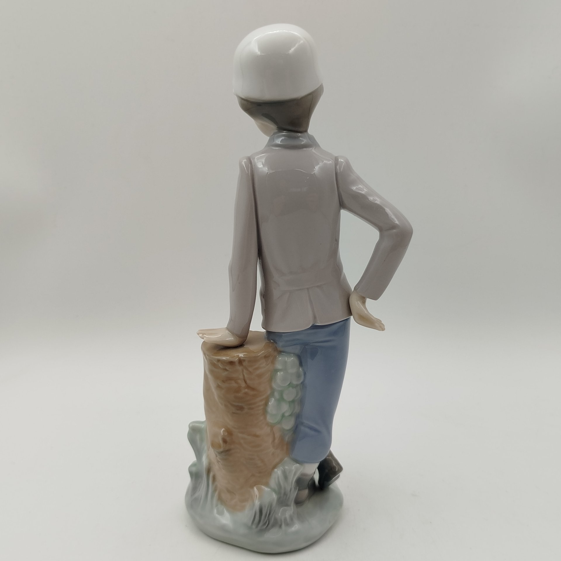 Статуэтка "Мальчик с собакой", NAO Porcelain