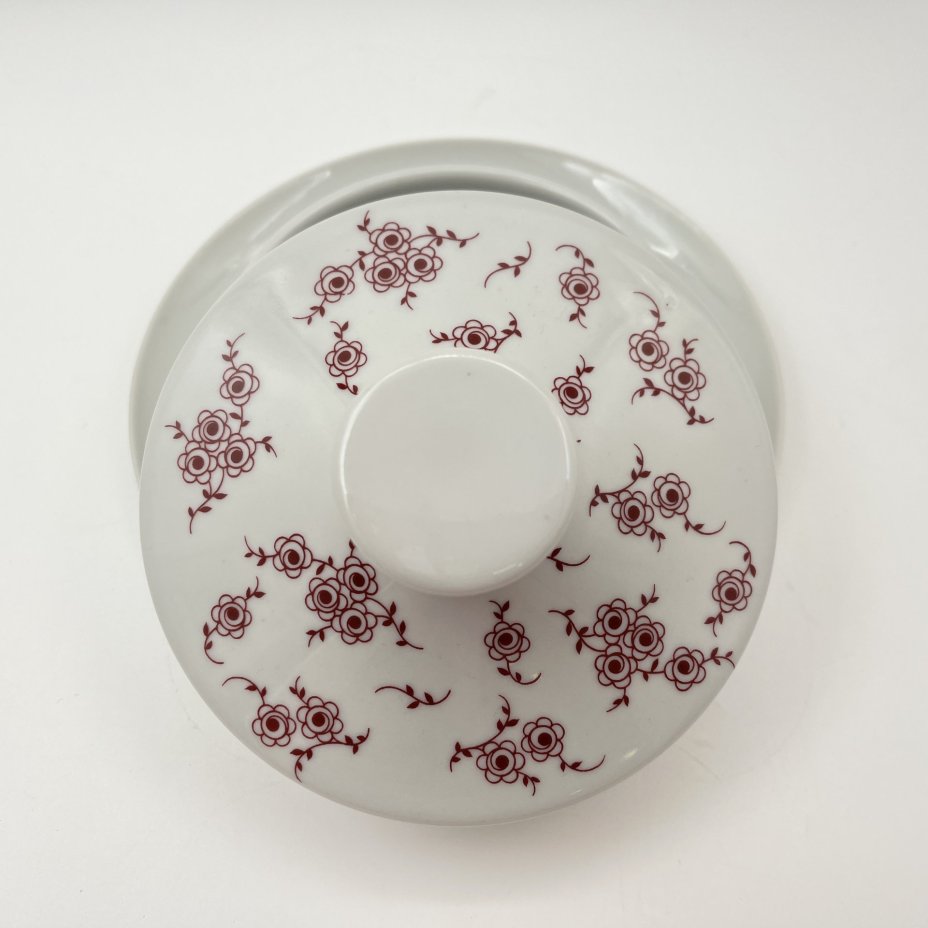 Маслёнка, украшенная цветочным декором, фарфор, деколь, Lichte Porzellan (Лихте), ГДР, 1966-1985 гг.