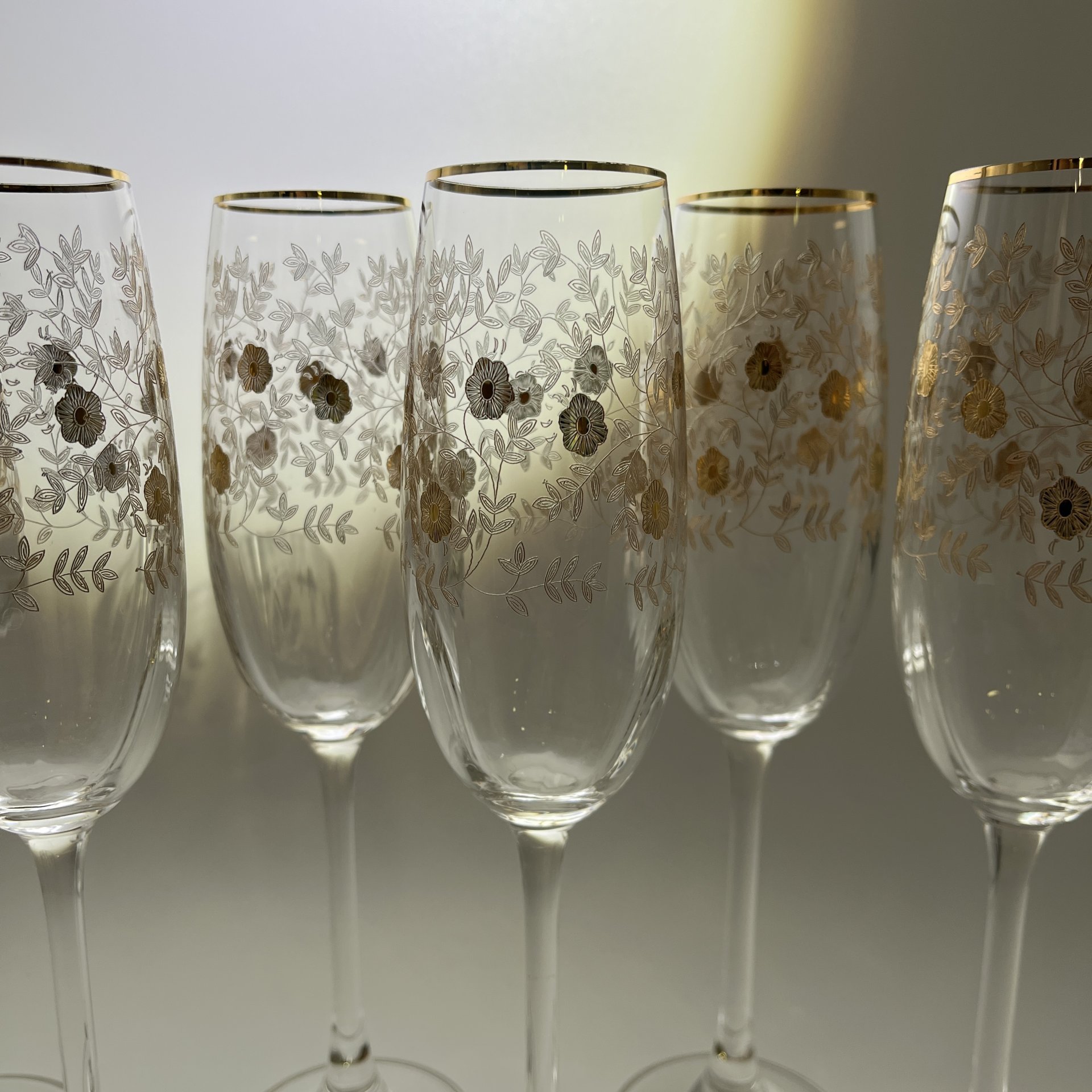 Набор из 6 бокалов (фужеров) для шампанского с цветочным декором, стекло, золочение, Европа, 2000-2010 гг.