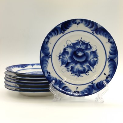 Набор из 7 десертных тарелок с цветочным декором, ав. Пятнова, фарфор, роспись, Гжельская фарфоровая мануфактура «Галактика», Российская Федерация, 1991-2015 гг.