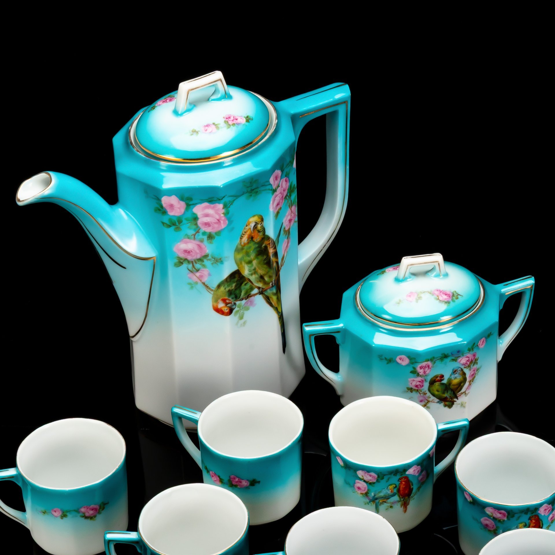 Сервиз кофейный в стиле Art Deco на 10 персон, украшенный изображением попугаев и роз (12 предметов), фарфор, деколь, золочение, C. Tielsch & Co., Германия, 1909-1930 гг.