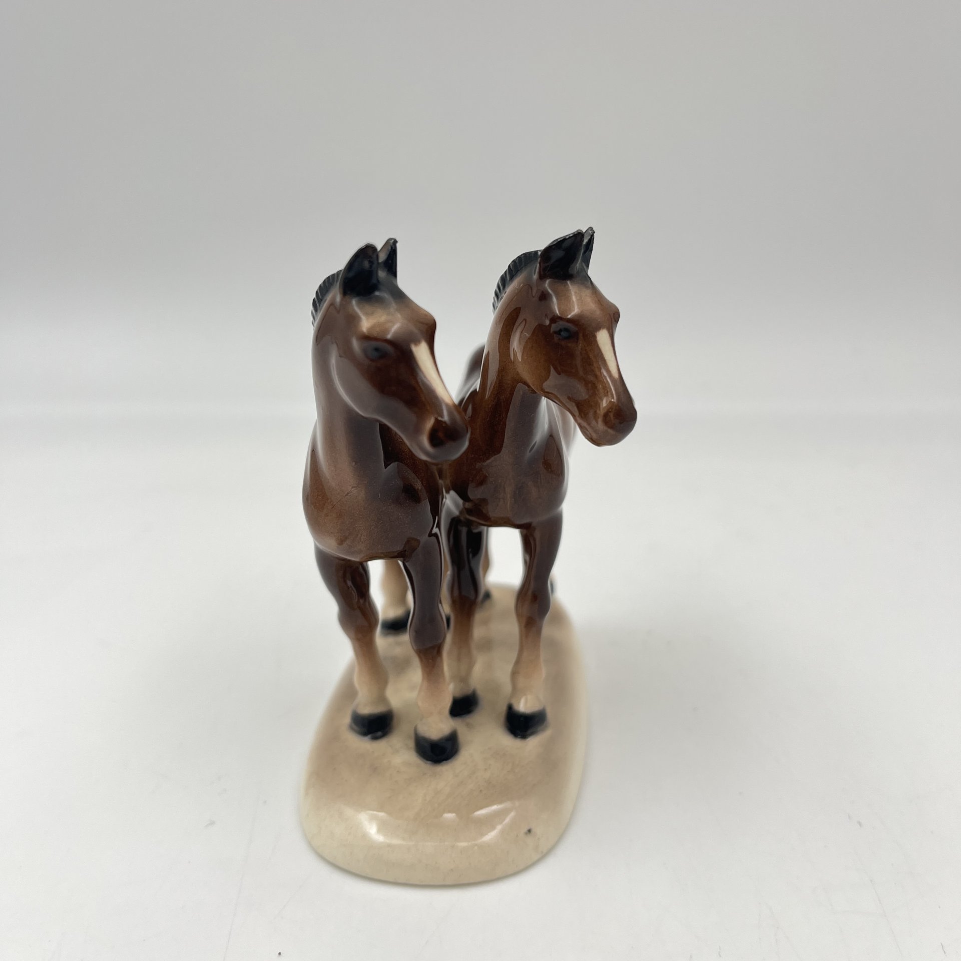 Статуэтка "Пара лошадей", фаянс, аэрография, Sitzendorf, Германия, 1918-1949 гг.