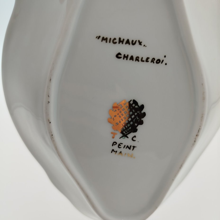 Миниатюрное блюдо, украшенное изображением роз, декорирование Т.С Michaux Charleroi