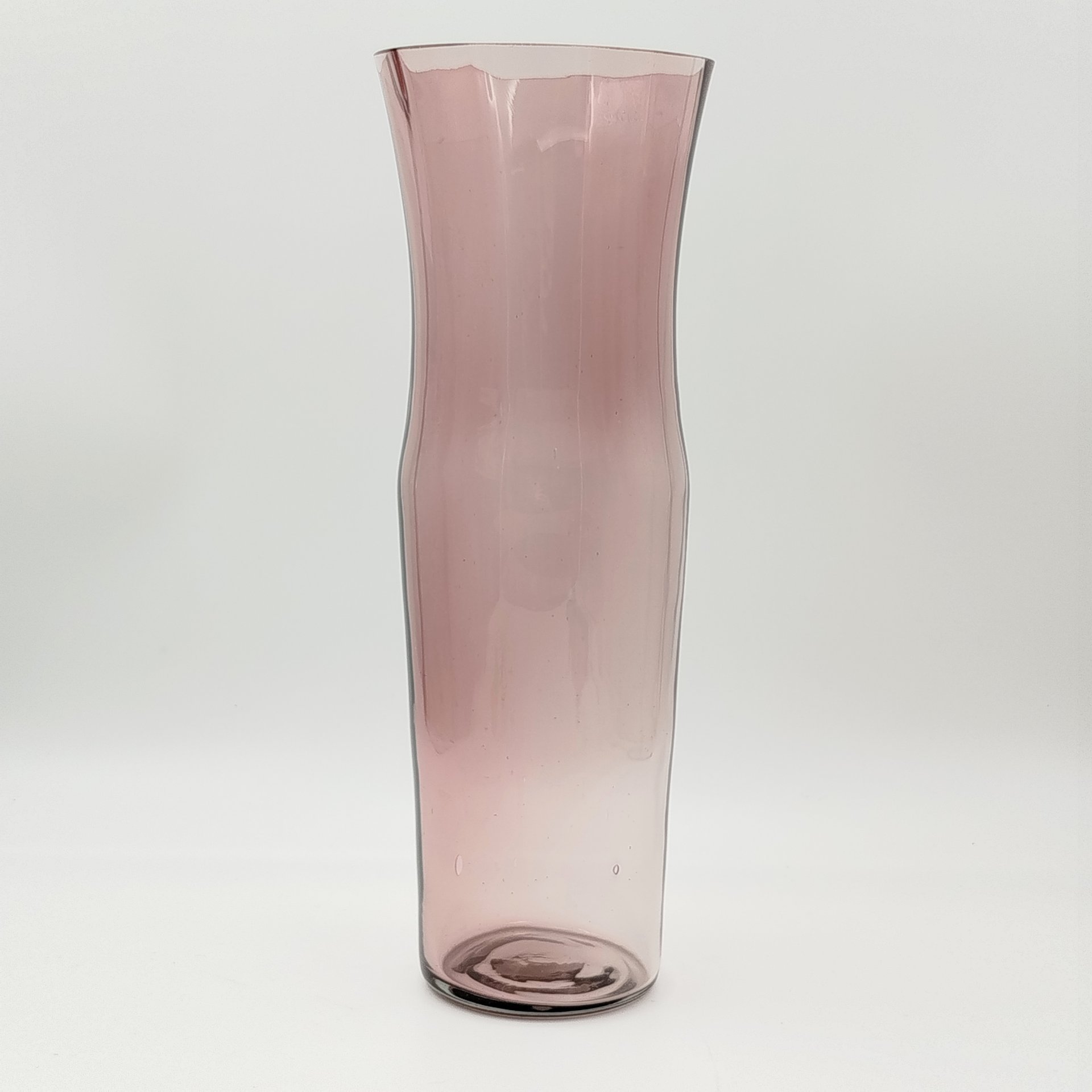 Ваза цилиндрической формы марганцевого оттенка