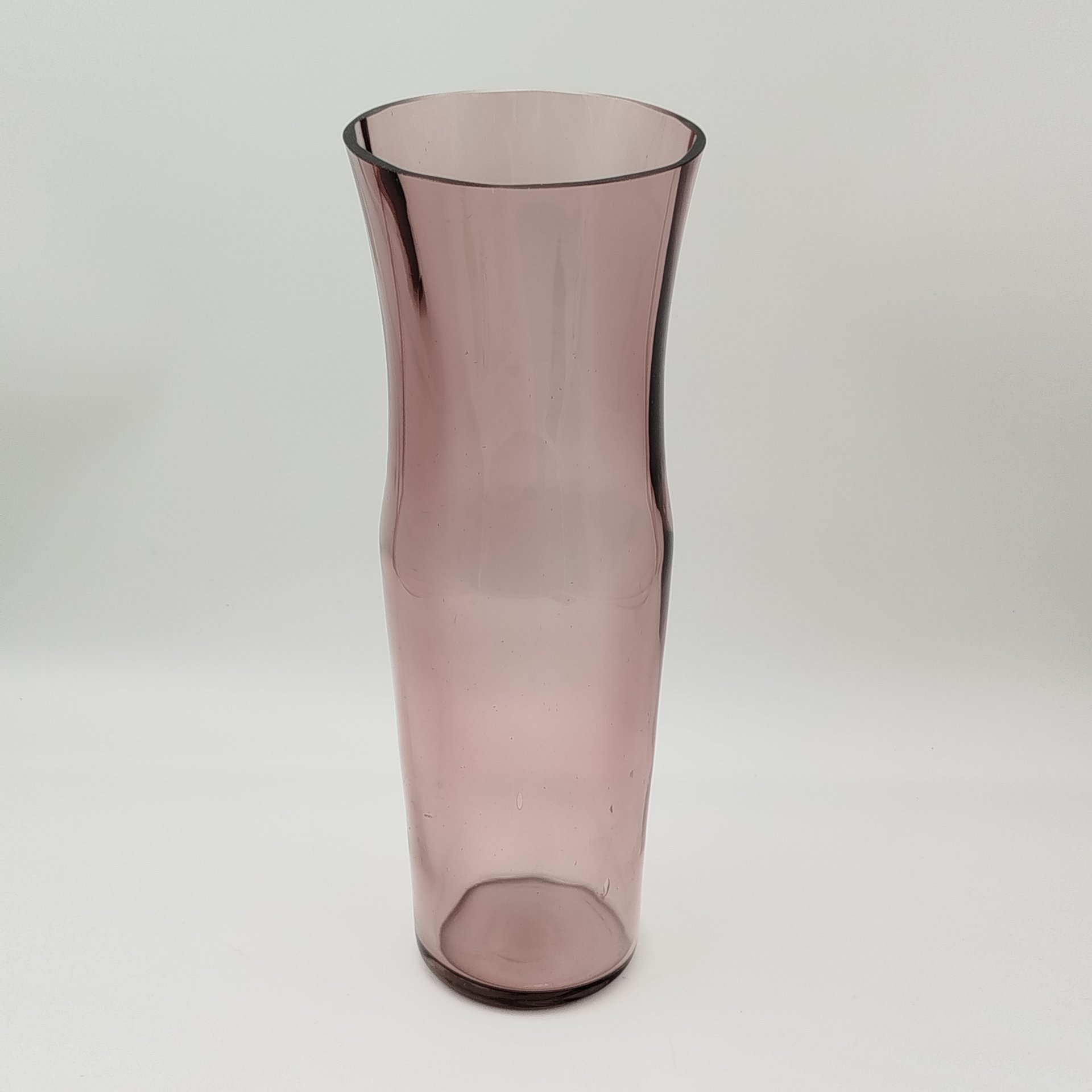 Ваза цилиндрической формы марганцевого оттенка