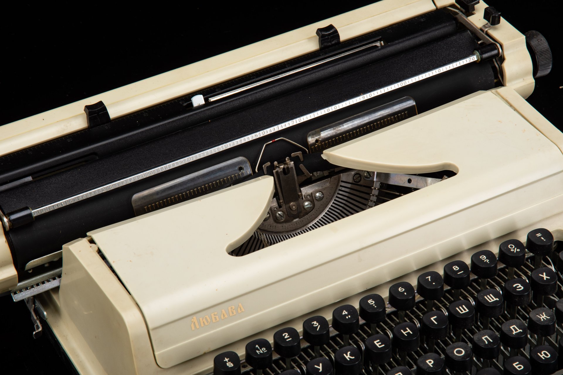 Машинка печатная портативная "Любава" в кофре с инструкцией, металл, полимерный материал, Рязанский завод счётно-аналитических машин, СССР, 1990 г.