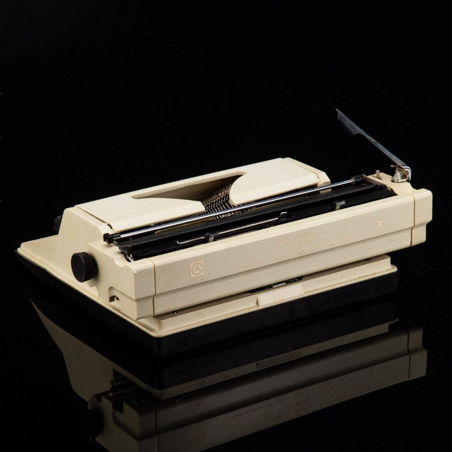 Машинка печатная портативная "Любава" в кофре с инструкцией, металл, полимерный материал, Рязанский завод счётно-аналитических машин, СССР, 1990 г.