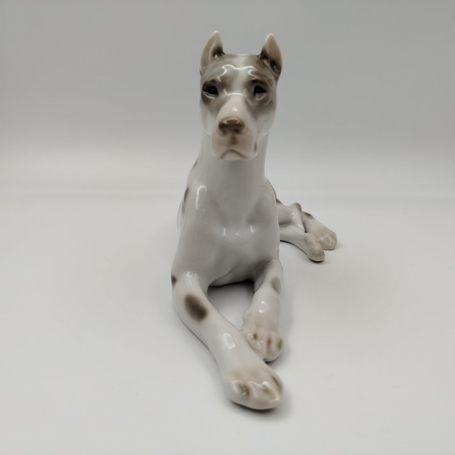 Статуэтка "Мраморный дог", скульптор И.И. Ризнич, фарфор, роспись, Ленинградский фарфоровый завод (ЛФЗ), СССР, 1970-1986 гг.