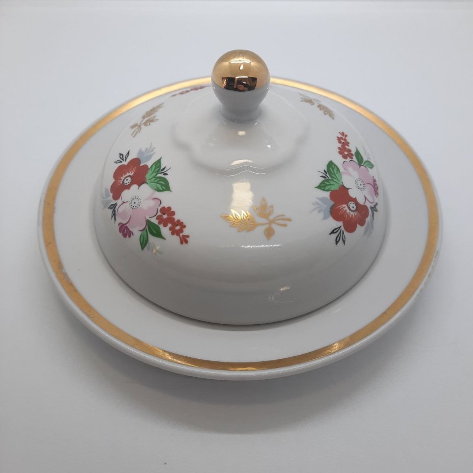 Маслёнка с цветочным декором, фарфор, деколь, золочение, Сумский фарфоровый завод, СССР, 1974-1991 гг., Сумский фарфоровый завод