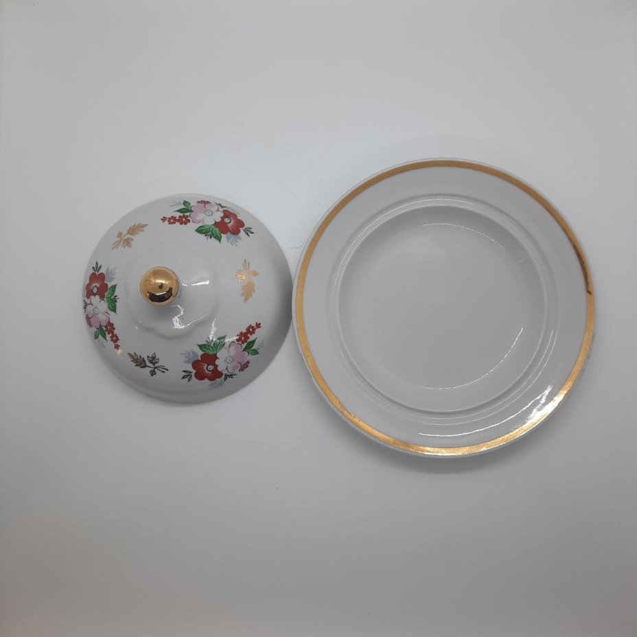 Маслёнка с цветочным декором, фарфор, деколь, золочение, Сумский фарфоровый завод, СССР, 1974-1991 гг., Сумский фарфоровый завод