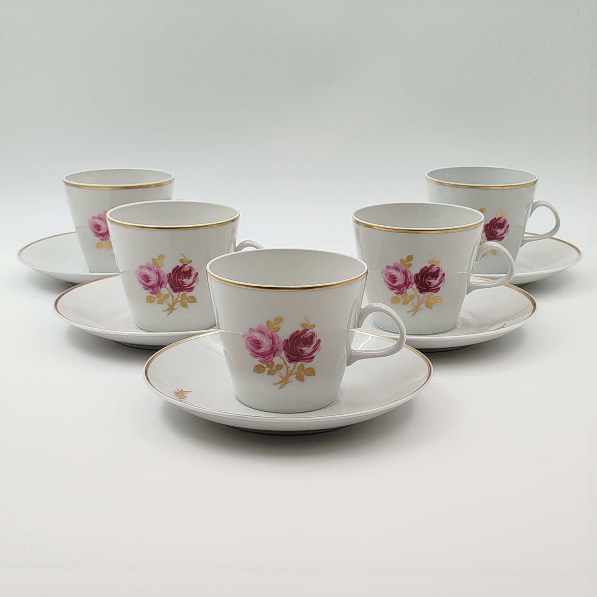 Набор сервировочный на 5 персон (12 предметов), украшенный изображением розы, фарфор, деколь, золочение, Lichte Porzellan (Лихте), ГДР, 1966-1985 гг.