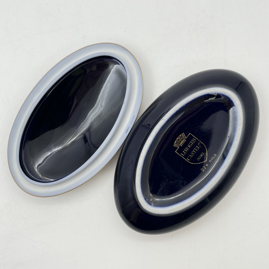 Овальная шкатулка с изображением галантной сцены, фарфор, крытье кобальтом, деколь, золочение, Limoges Castel, France, Франция, 1960-1970 гг.