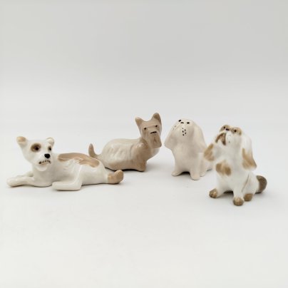 Набор из четырех миниатюрных статуэток в виде собак (в подборе), фарфор, роспись, Ленинградский фарфоровый завод (ЛФЗ), СССР, 1970-1992 гг.