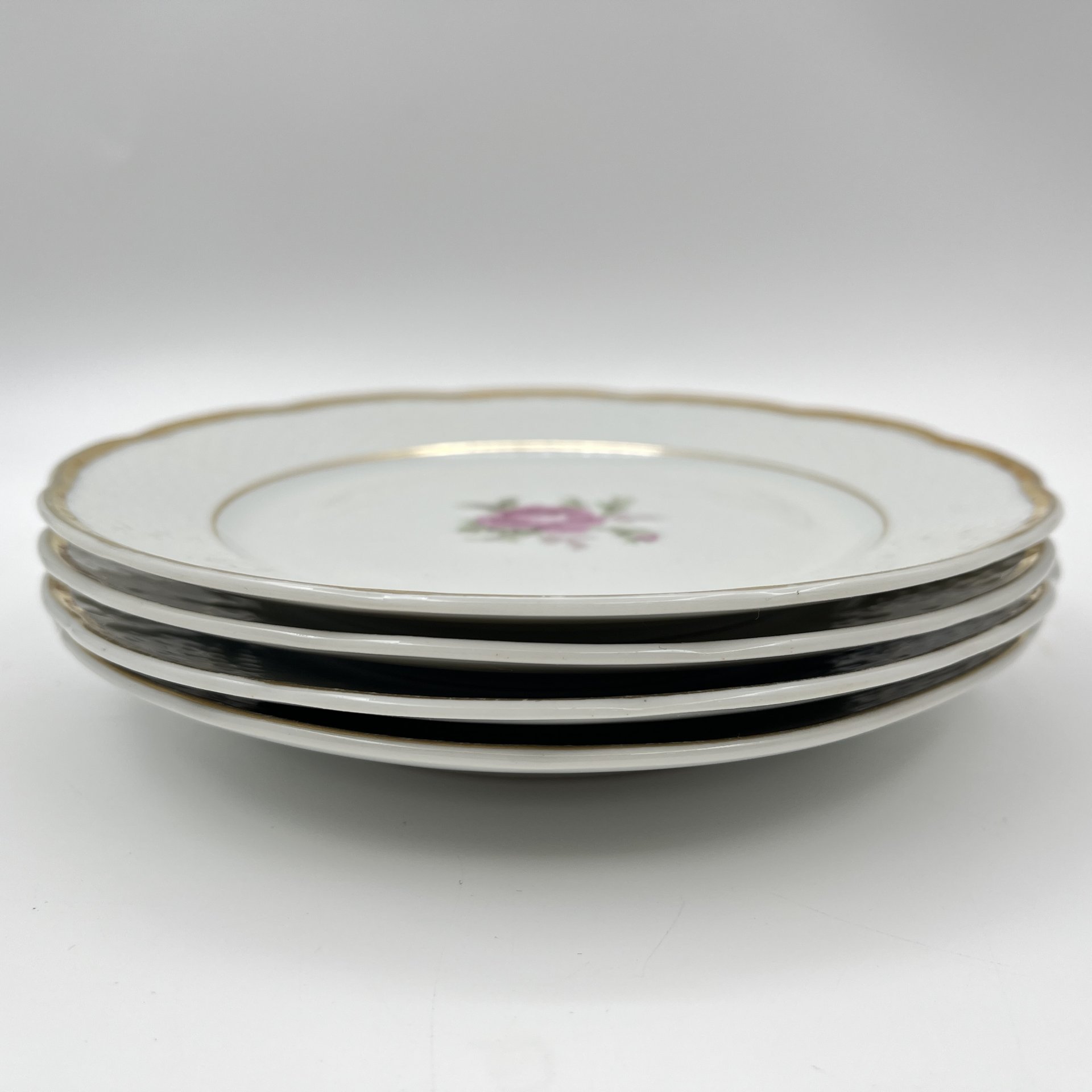 Набор из 4-х десертных тарелок с изображением розы, фарфор, деколь, золочение, Thun (Тун), Чехословакия, 1970-1992 гг.