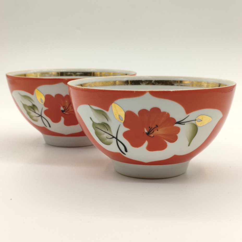 Набор из 2-х салатников (пиал) с цветочным декором, фарфор, крытье по трафарету, роспись, золочение, Капчагайский фарфоровый завод, СССР, 1975-1985 гг.