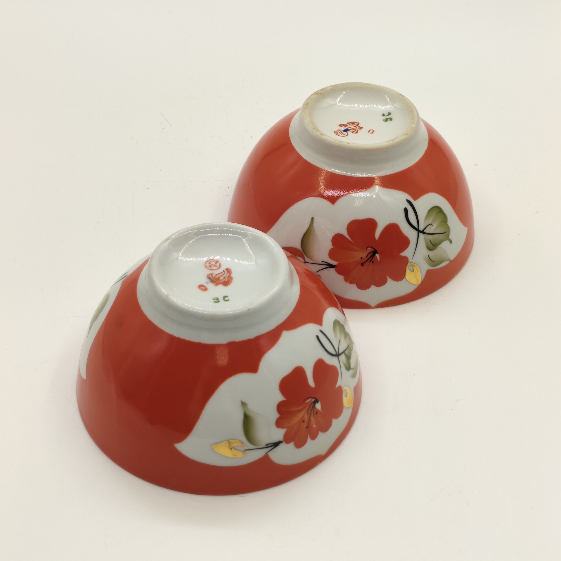 Набор из 2-х салатников (пиал) с цветочным декором, фарфор, крытье по трафарету, роспись, золочение, Капчагайский фарфоровый завод, СССР, 1975-1985 гг.