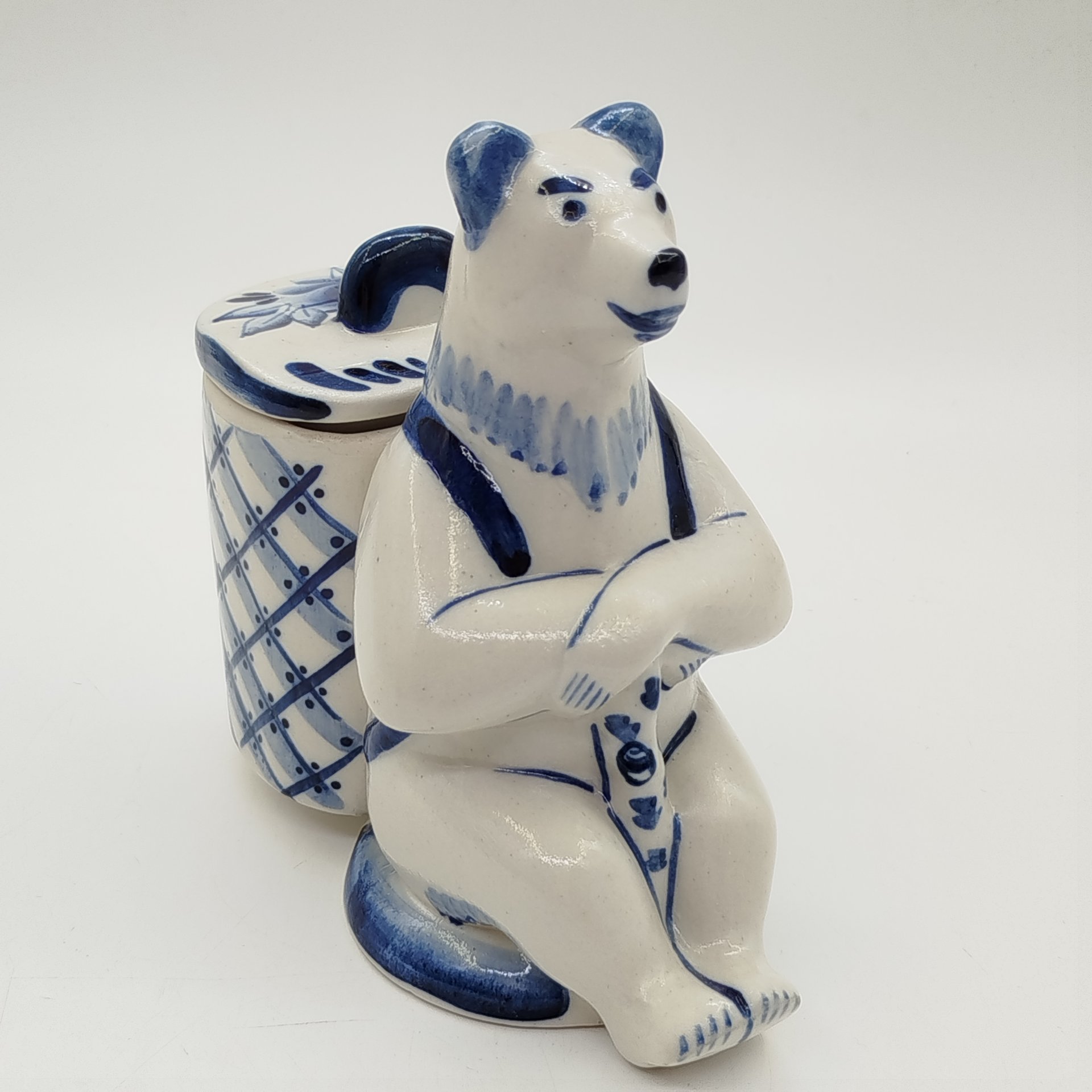 Статуэтка "Медведь с кузовком за спиной", Гжель