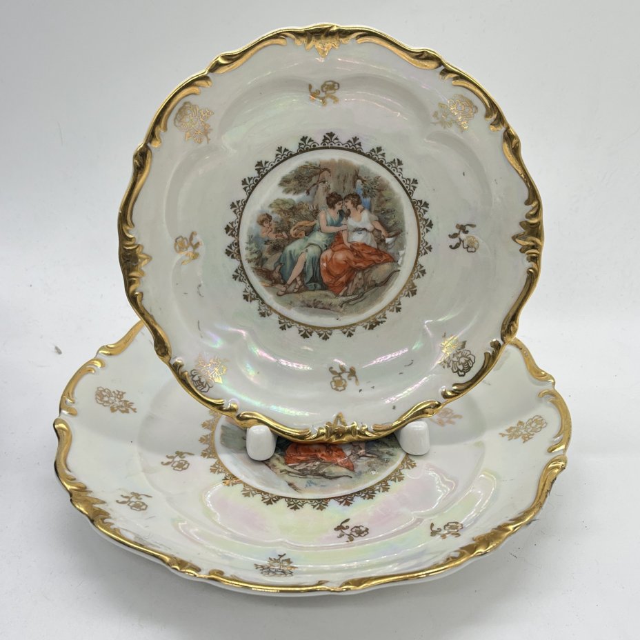 Набор из 2 десертных тарелок разного размера из сервиза "Мадонна"