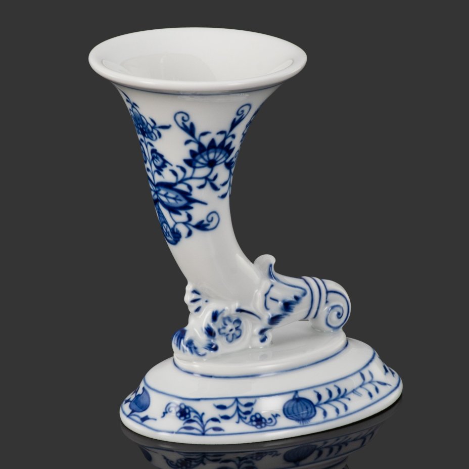 Ваза “Луковый узор”, фарфор, роспись, Meissen (Мейсенский фарфор), Германия, 2006 г.