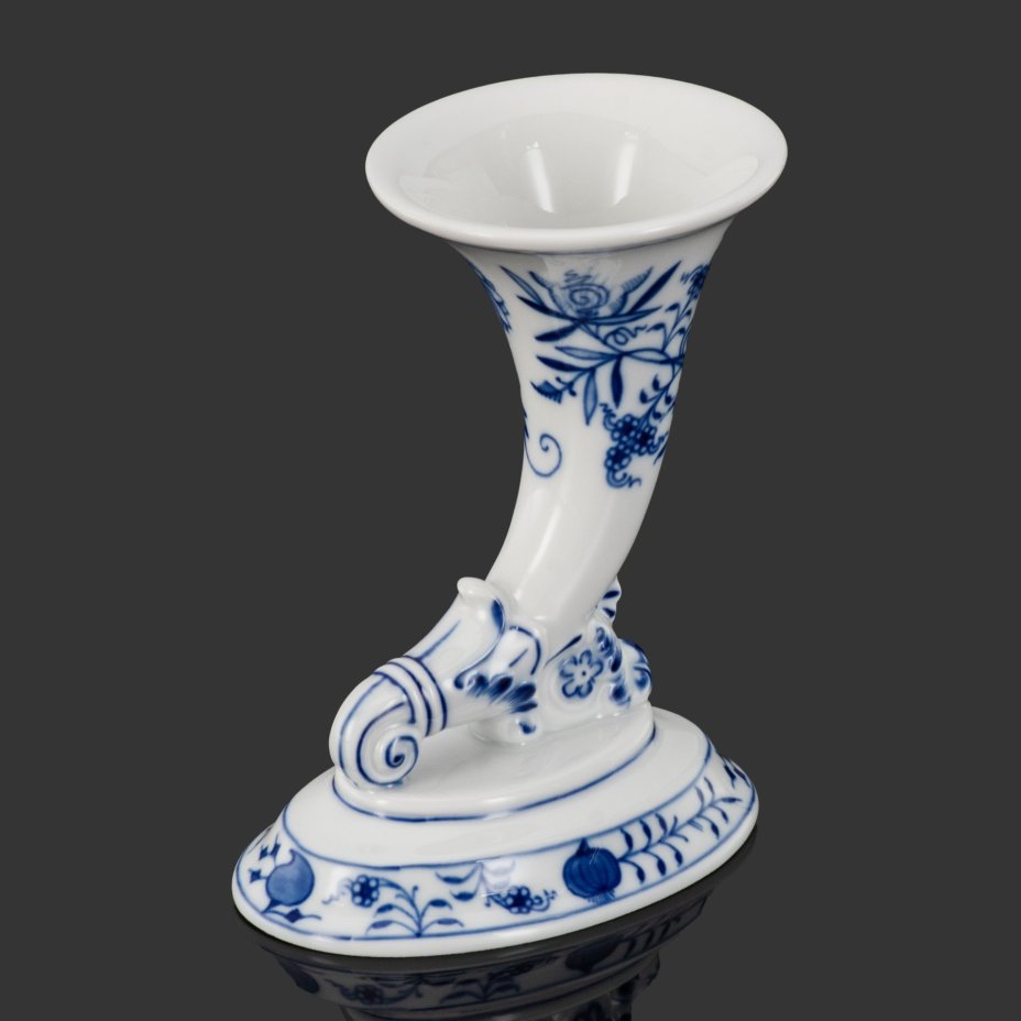 Ваза “Луковый узор”, фарфор, роспись, Meissen (Мейсенский фарфор), Германия, 2006 г.