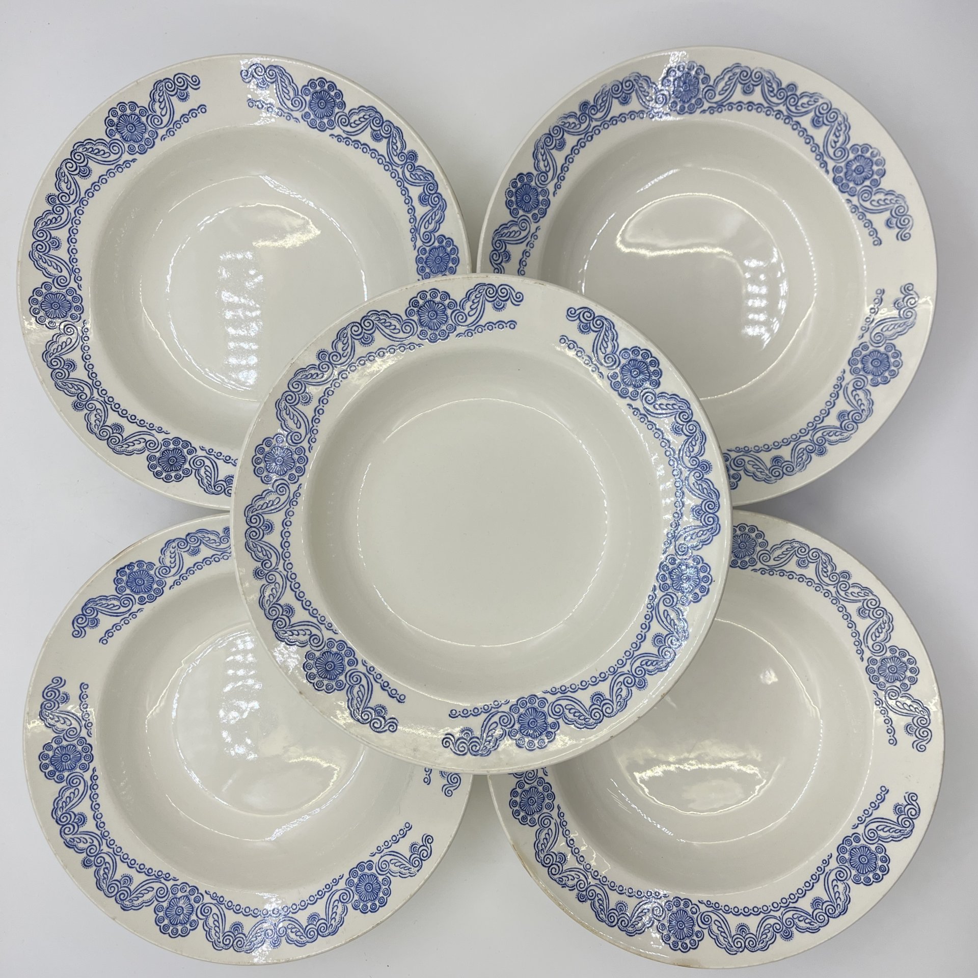 Набор суповых тарелок на 5 персон, фаянс, Конаковский фаянсовый завод им. М.И. Калинина (ЗиК Конаково), СССР, 1974-1991 гг.