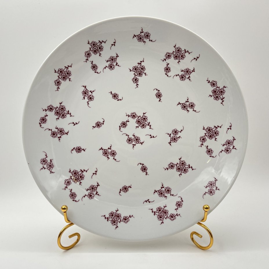Блюдо круглой формы, украшенное цветочным декором, фарфор, деколь, Lichte Porzellan (Лихте), ГДР, 1966-1985 гг.