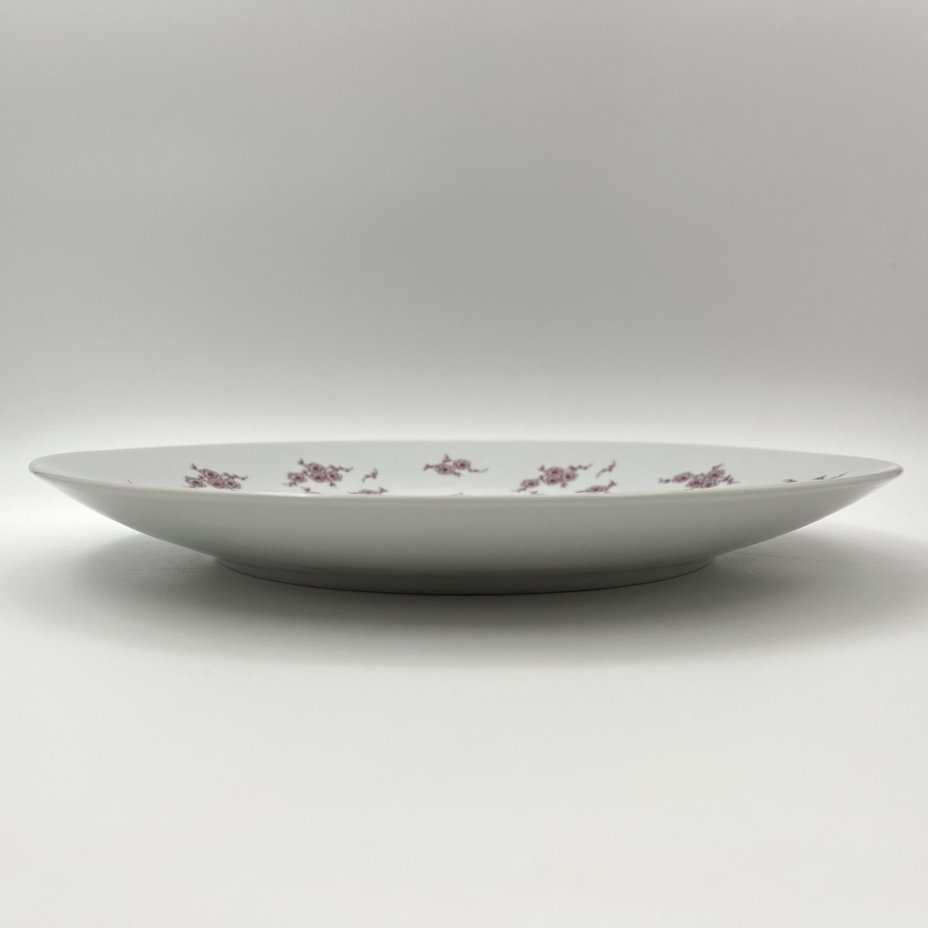 Блюдо круглой формы, украшенное цветочным декором, фарфор, деколь, Lichte Porzellan (Лихте), ГДР, 1966-1985 гг.