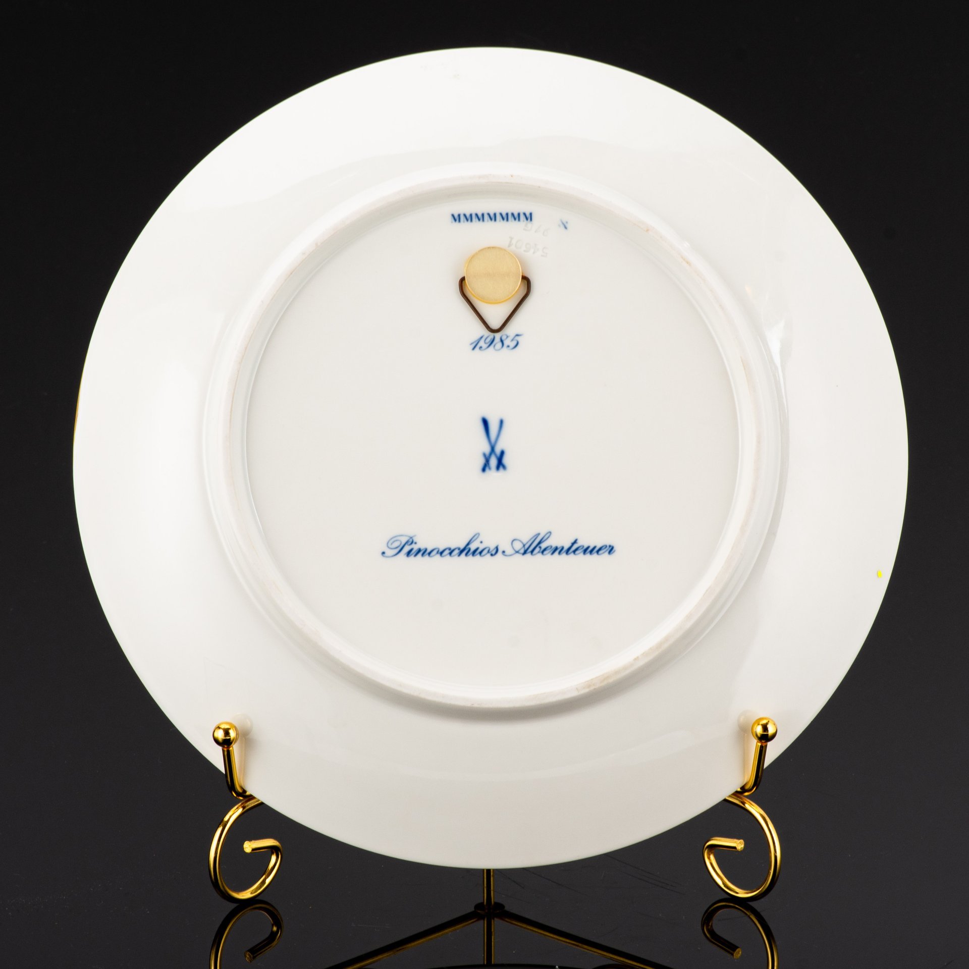 Блюдо "Приключения Пиноккио", Meissen (Мейсенский фарфор), фарфор, роспись кобальтом, золочение, Meissener Porzellan (Мейсенский фарфор)