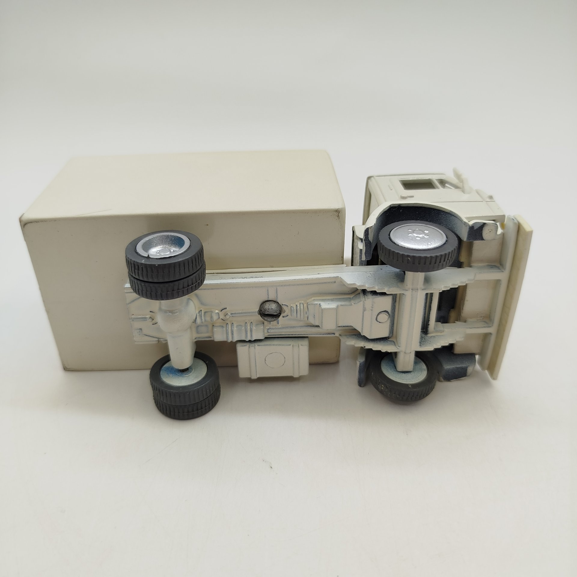 Модель автомобиля КАМАЗ 5320, масштаб 1:43, пластик, металл, Россия, 1980-2000 гг.