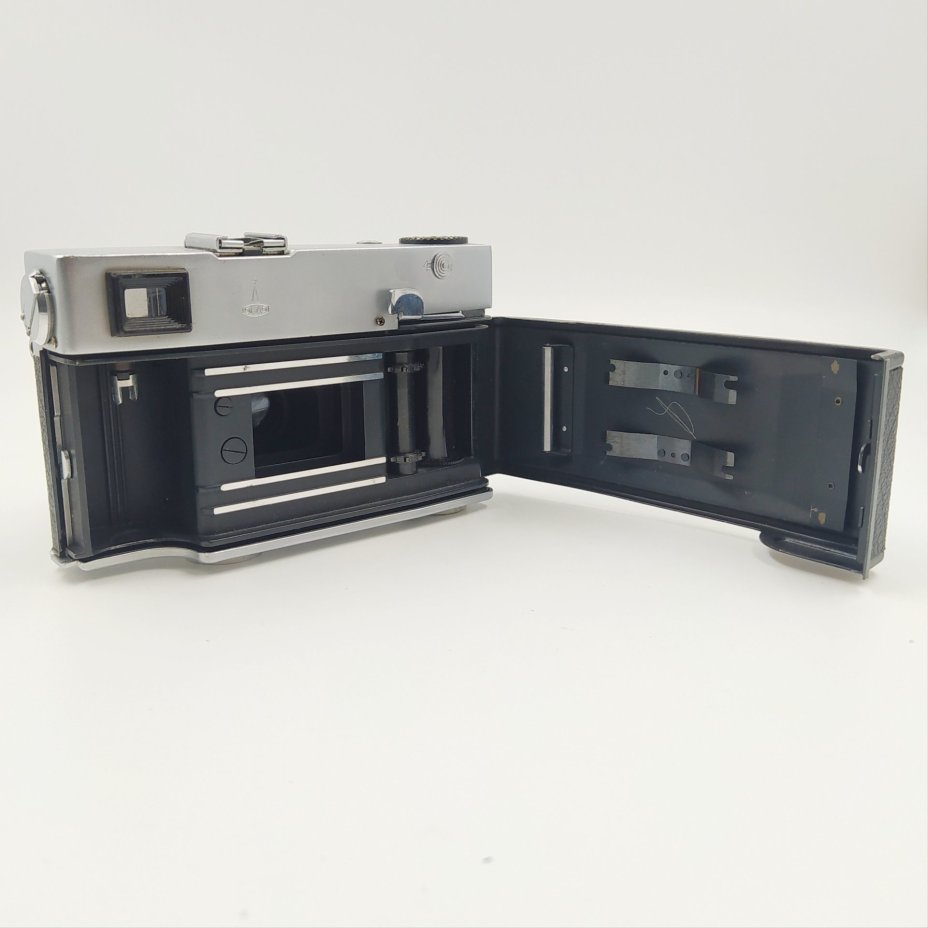 Фотоаппарат "Сокол-2" с объективом "Индустар-70", ЛОМО (Ленинградское оптико-механическое объединение)
