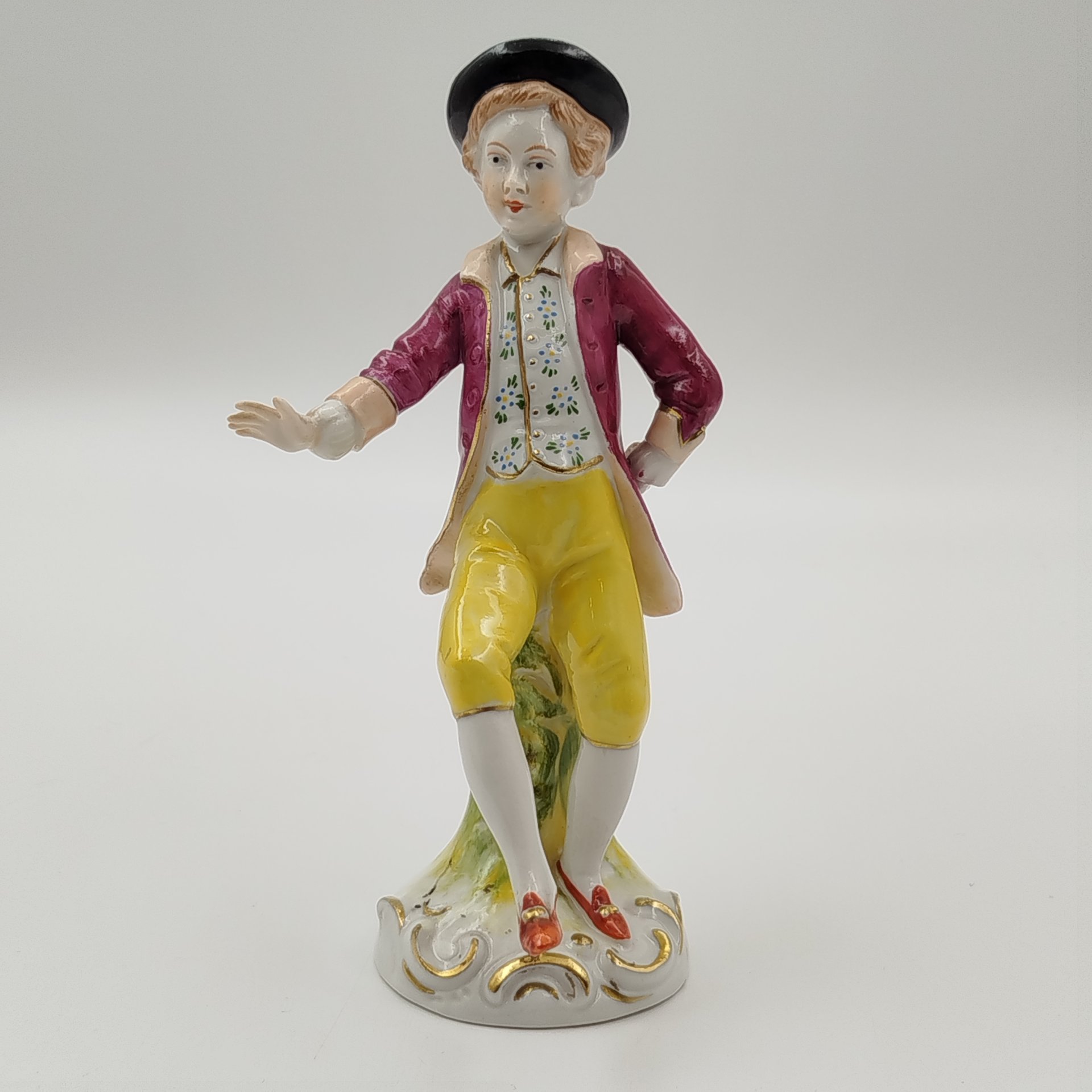 Статуэтка "Танцующий кавалер", фарфор, роспись, Gräfenthal (Графенталь), Германия, 1970-1990 гг.