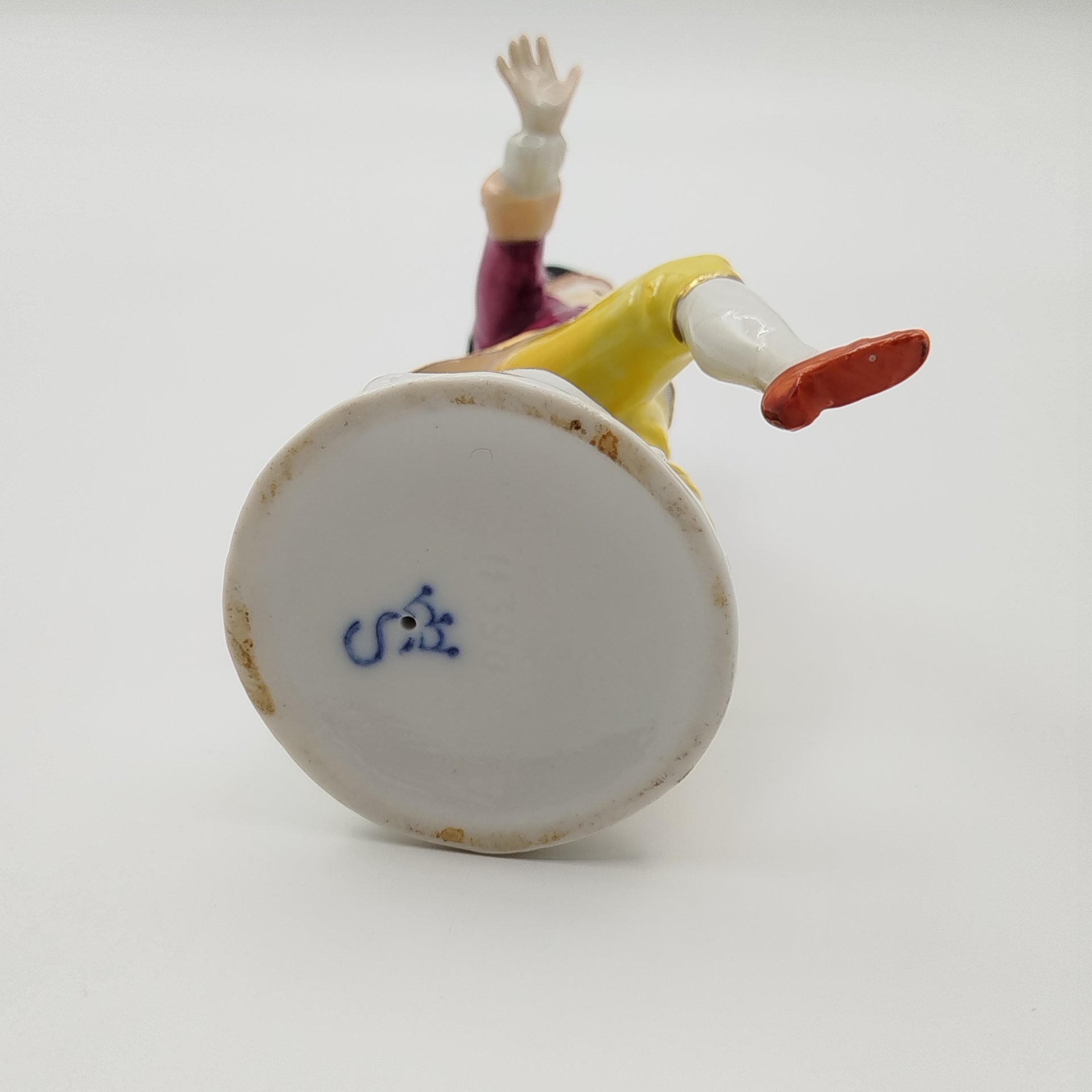 Статуэтка "Танцующий кавалер", фарфор, роспись, Gräfenthal (Графенталь), Германия, 1970-1990 гг.